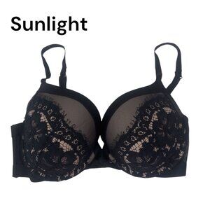 Victorias Secret Women SZ 32DDD Black Push Up/ PIGEONNANT Lace Underwire Bra